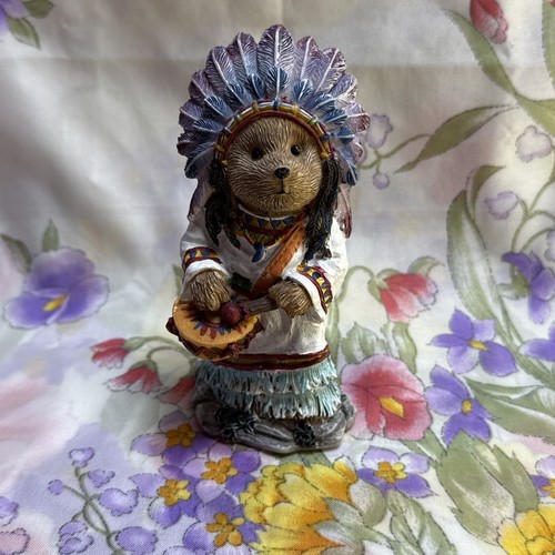 Statuina orso nativi americani
