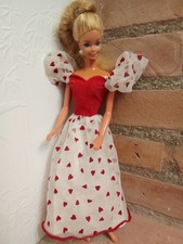 TENUE DE LA POUPEE BARBIE