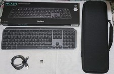 Logitech mx keys + poggiamani logitech MX + custodia rigida Raiace