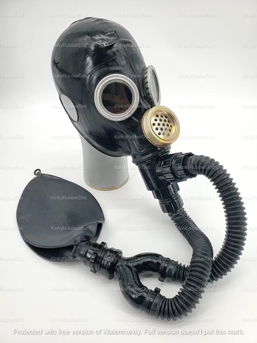 Maschera antigas aggiornata - , in