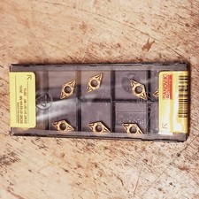 10 Sandvik DCMT 070204-MF 2015