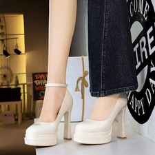 Decolte Bianche Con Plateau Verniciato E Cinturino Tacco Alto 11.5 Cm CF43927