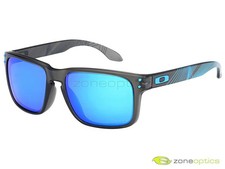 Occhiali da sole Oakley Holbrook Aero Grid OO9244-3356 grigio fumo/prizm zaffiro asiatico