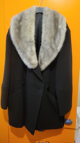 Cappotto nero con collo - , in