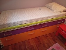 letto singolo con cassetti