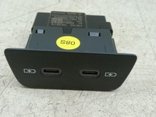 VOLKSWAGEN GOLF USB C PORTA