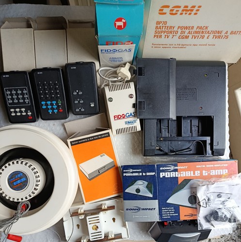 Lotto materiale elettronico - , 8