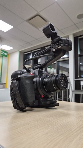 Near mint canon eos - *near, mint*
