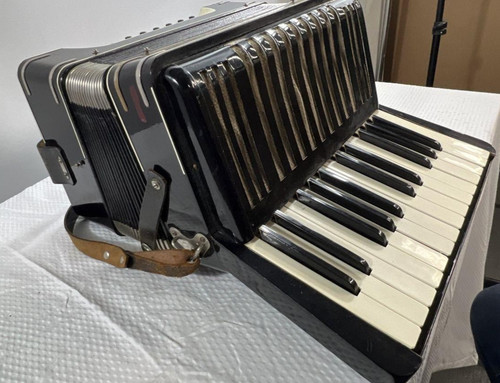 Fisarmonica pianoforte vintage