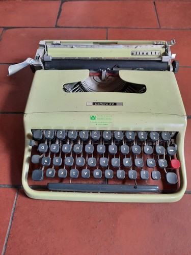 Macchina scrivere olivetti - da,
