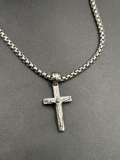 Collana Uomo con Pendente Cristo in Croce in Acciaio Inossidabile IDEA REGALO
