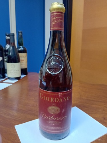 Antica bottiglia vino rosso - bottiglia,