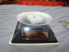 Nuovo supporto per espositore da tavolo girevole a energia solare