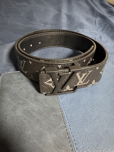 Louis vuitton initiales - lv,