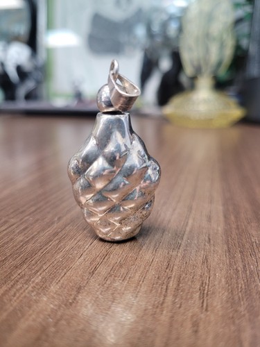 Ciondolo bottiglia profumo
