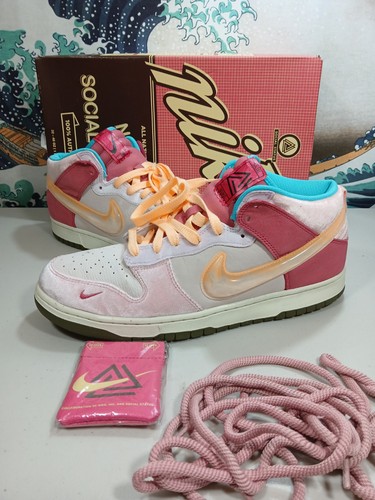 Nike dunk mid social status - nike,