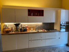 cucina completa di elettrodomestici usata (frigo esterno, forno e lavastoviglie)