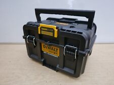 DeWALT DWST83470 TOUGHSYSTEM 2.0 CARICABATTERIE SCATOLA PORTAOGGETTI 240 V