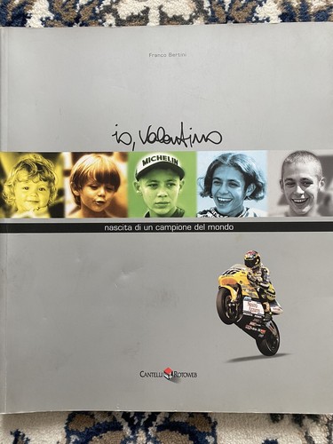 Valentino rossi libro - valentino, rossi,libro