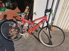 Bicicletta mountain bike ammortizzata