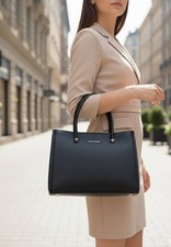 BORSA DA DONNA NERA CON MANICI