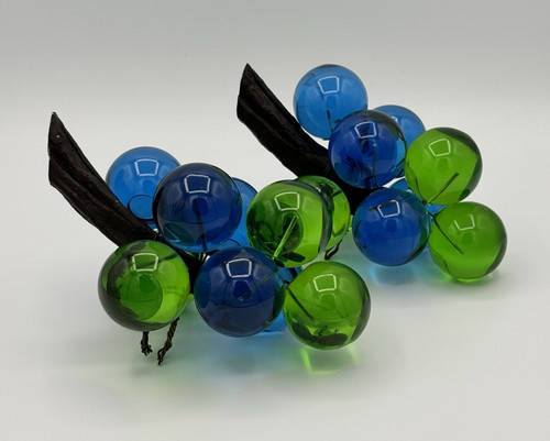 Vintage lucite grapes blue - vintage,