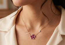 Collana con ciondolo fiore