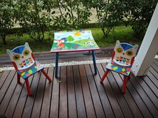 Tavolo più due sedie gioco