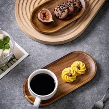 Elegante vassoio in legno per