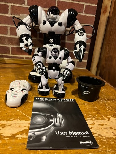 Wowwee robosapien - wowwee,