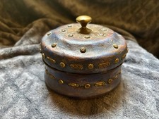 Vecchio Portagioie / Porta Spezie In Legno E Metallo