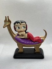 Statua seduta egiziana vintage