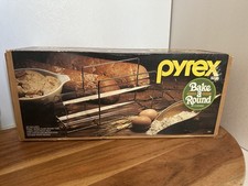 Vintage Pyrex Bake-A-Round