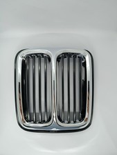 BMW E21 calandra central