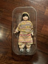 Bambola Di Porcellana Collezione Dal Mondo Fabbri Editori