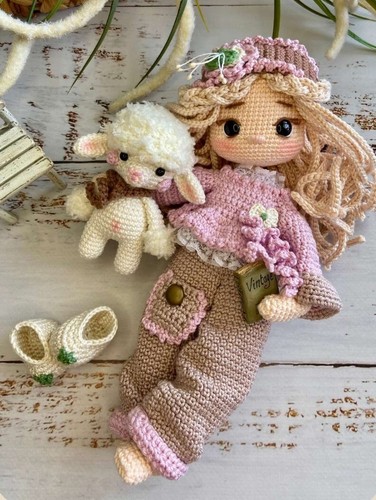 Bambola amigurumi modello - amigurumi,