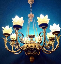 antico e imponente lampadario