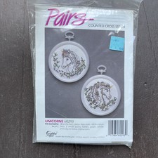 Coppia Unicorno Contato Punto