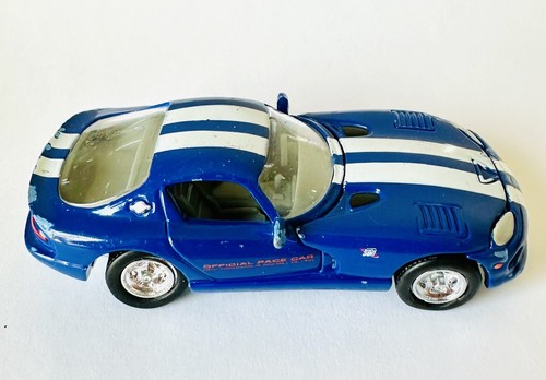 Cappuccio apertura blu auto