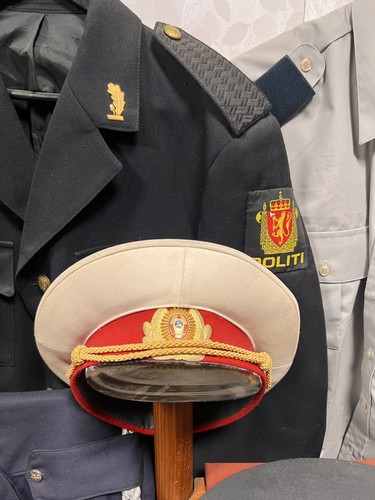 Uniforme polizia norvegese - uniforme,