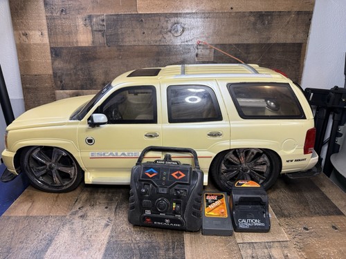 Cadillac escalade off white - cadillac,