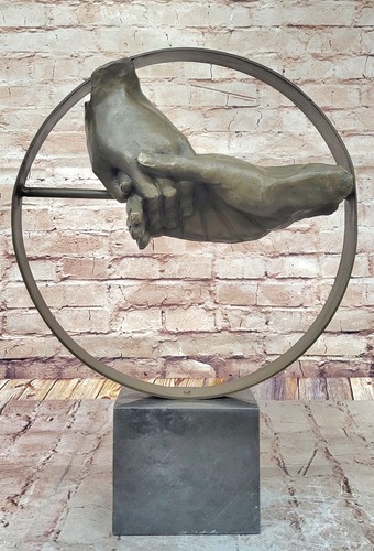 Scultura bronzo fatta a - in,