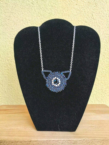 Collana con ciondolo uncinetto - con,