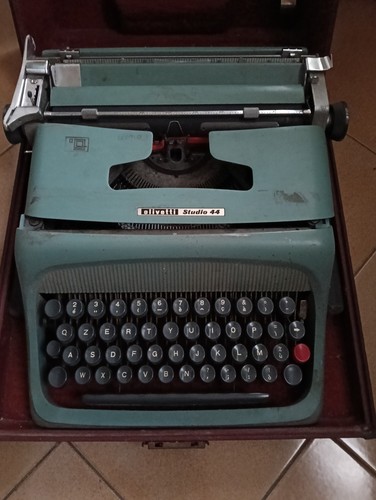 Macchina scrivere olivetti - da,