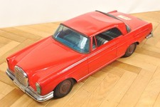 Giocattolo di latta vintage