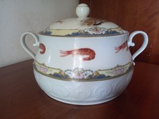 ZUPPIERA IN PORCELLANA CON CROSTACEI E FIORI MARCA: DECORE TIPO LIMOGE
