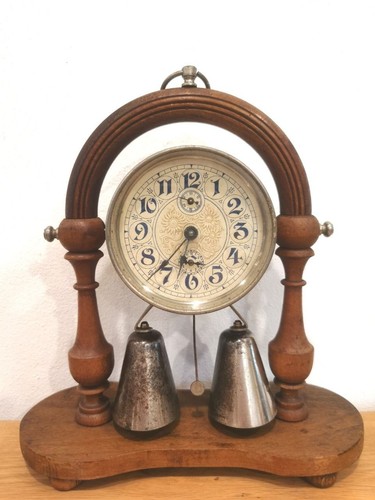 Antico orologio sveglia - antico,