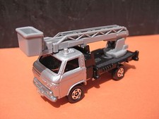 TOMICA n. 88 Nissan Caball -