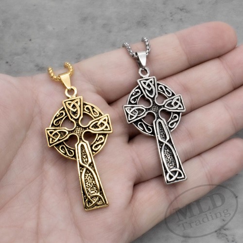 Collana con ciondolo - , nodo