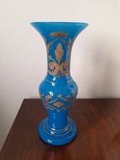 ANTICO VASO IN VETRO OPALINE  AZZURRO DECORO  ORO MURANO